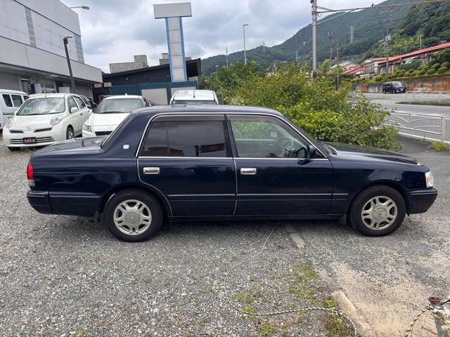 2004 Toyota Crown Sedan – thumbnail 4