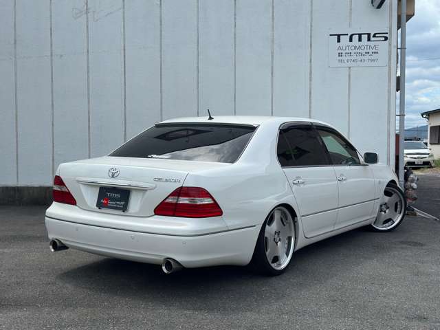 2004 Toyota Celsior – thumbnail 3