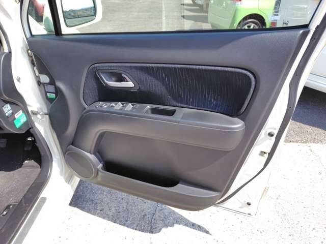 2009 Honda Zest – thumbnail 3