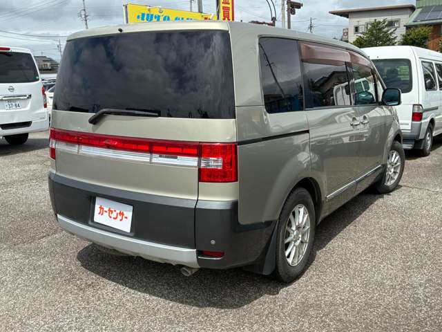 2007 Mitsubishi Delica D:5 – thumbnail 4