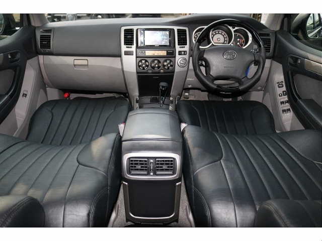 2006 Toyota Hilux Surf – thumbnail 4