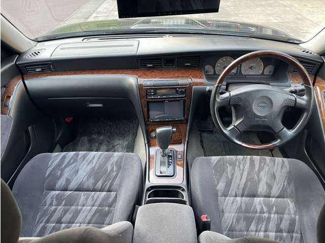 1998 Nissan Laurel – thumbnail 3