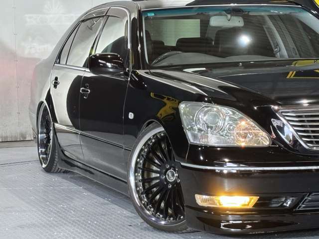 2005 Toyota Celsior – thumbnail 2