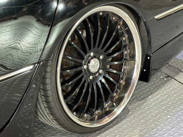 2005 Toyota Celsior – thumbnail 3