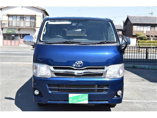 2010 Toyota Regius Ace – thumbnail 2