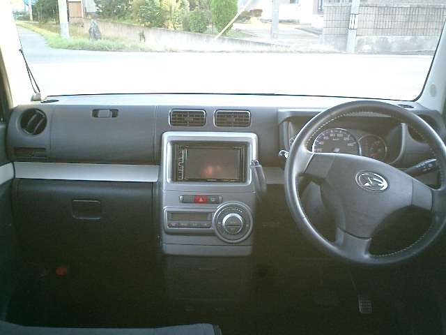 2010 Daihatsu Move Conte – thumbnail 4