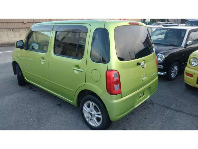 2010 Daihatsu Mira Cocoa – thumbnail 2