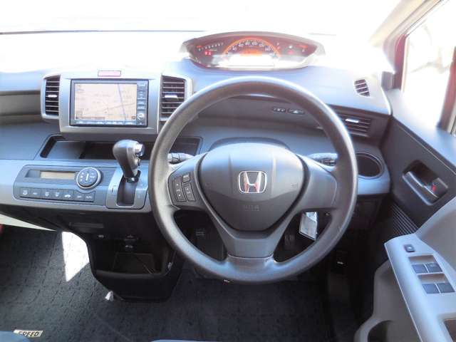 2010 Honda Freed – thumbnail 2