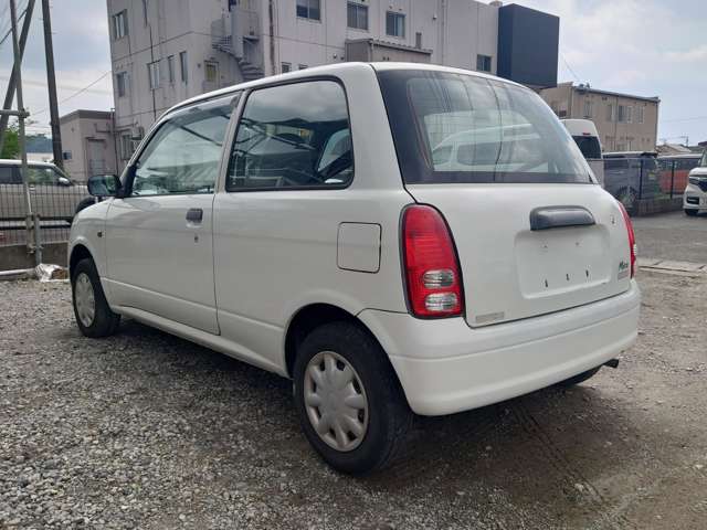 2000 Daihatsu Mira – thumbnail 4