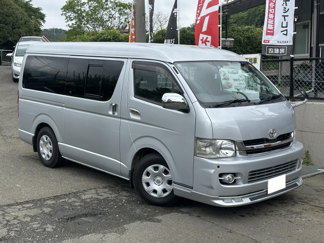 2008 Toyota Hiace – thumbnail 2