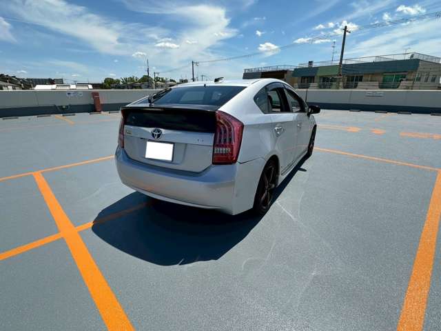 2010 Toyota Prius – thumbnail 3