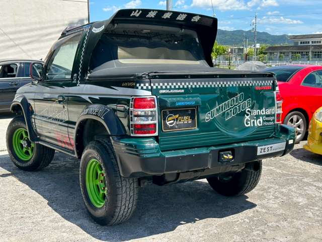 1996 Mitsubishi Pajero – thumbnail 2