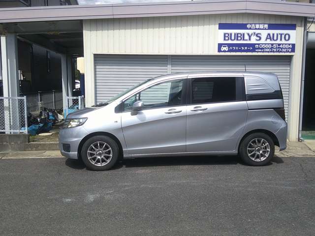 2010 Honda Freed Spike – thumbnail 2