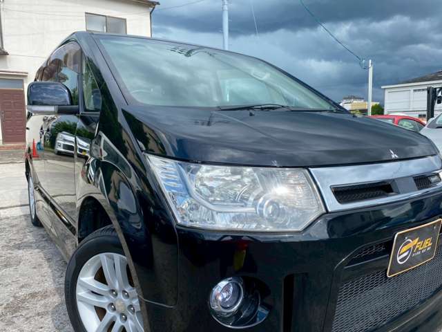 2009 Mitsubishi Delica D:5 – thumbnail 2