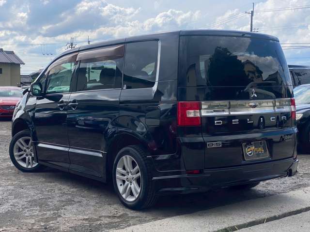 2009 Mitsubishi Delica D:5 – thumbnail 4