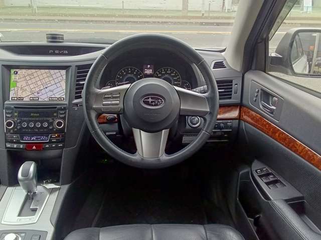 2009 Subaru Legacy Outback – thumbnail 2