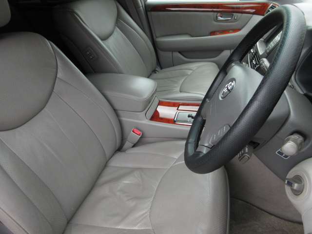 2002 Toyota Celsior – thumbnail 3