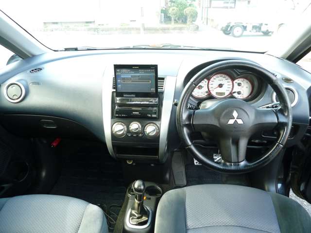 2006 Mitsubishi Colt – thumbnail 4