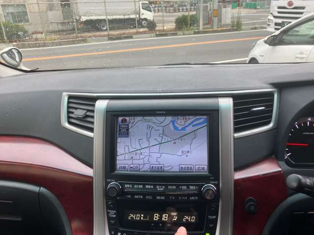 2009 Toyota Alphard – thumbnail 4