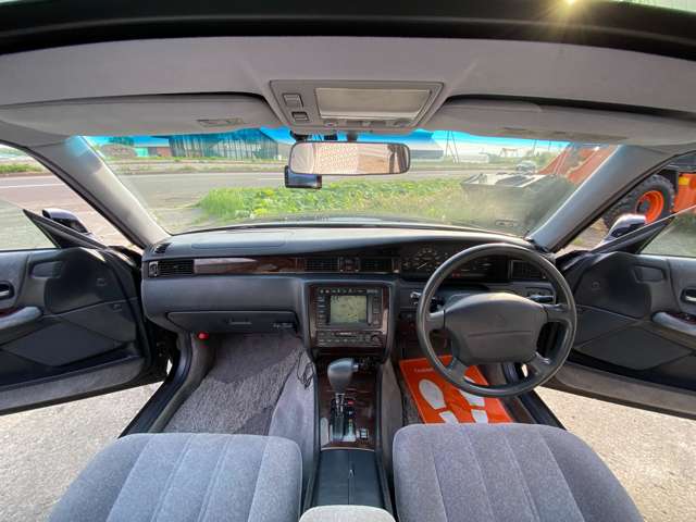 1995 Toyota Crown – thumbnail 2