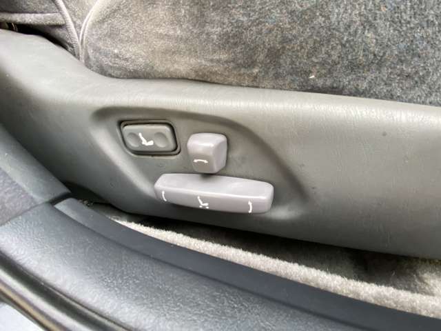 1995 Toyota Crown – thumbnail 3
