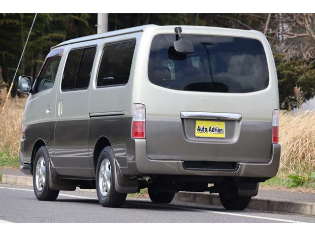 2010 Nissan Caravan – thumbnail 2