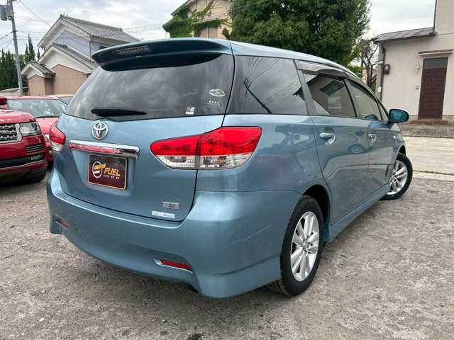 2009 Toyota Wish – thumbnail 4