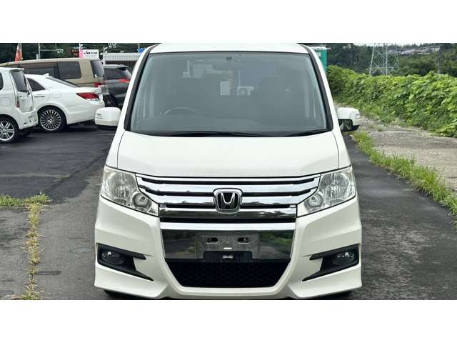 2010 Honda Stepwgn – thumbnail 2