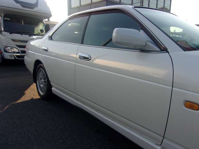 1998 Nissan Laurel – thumbnail 4