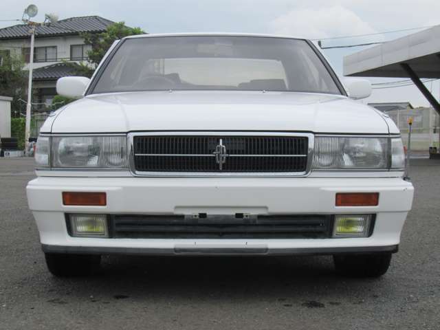1988 Nissan Cedric – thumbnail 2