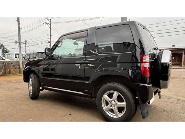 2010 Mitsubishi Pajero Mini – thumbnail 4