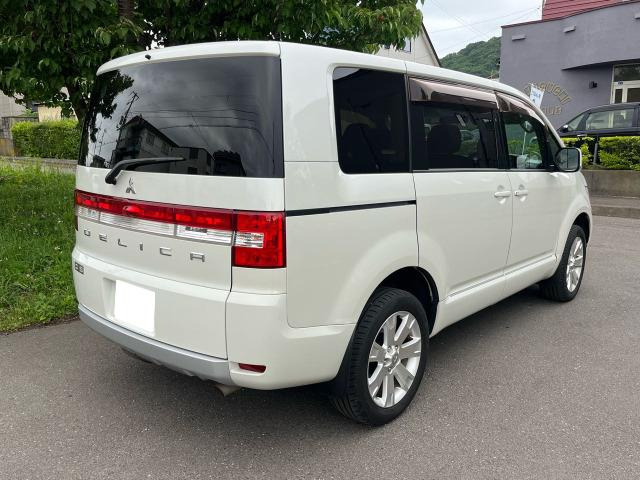2007 Mitsubishi Delica D:5 – thumbnail 2