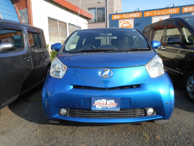 2009 Toyota iQ – thumbnail 2