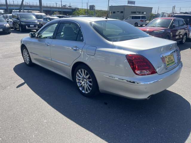 2005 Toyota Crown Majesta – thumbnail 4