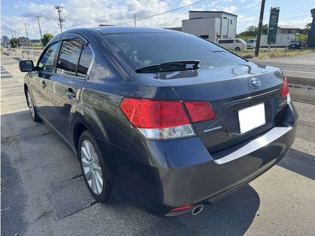 2010 Subaru Legacy B4 – thumbnail 3