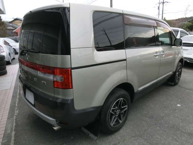 2007 Mitsubishi Delica D:5 – thumbnail 3