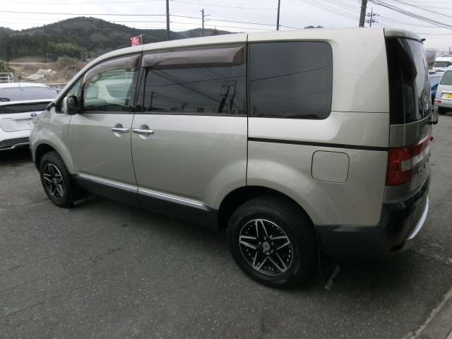 2007 Mitsubishi Delica D:5 – thumbnail 4