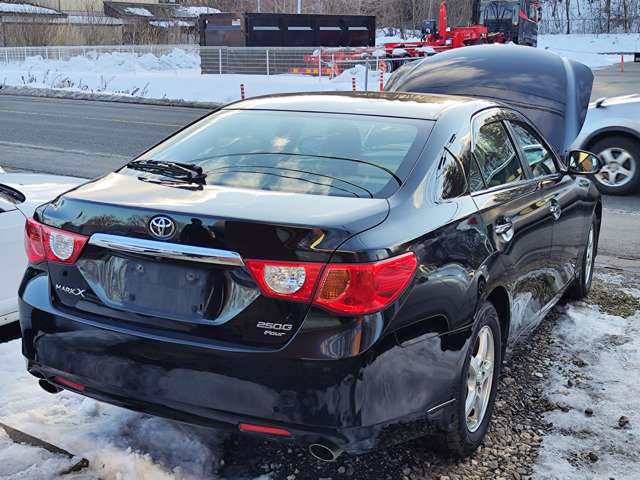 2010 Toyota Mark X – thumbnail 4