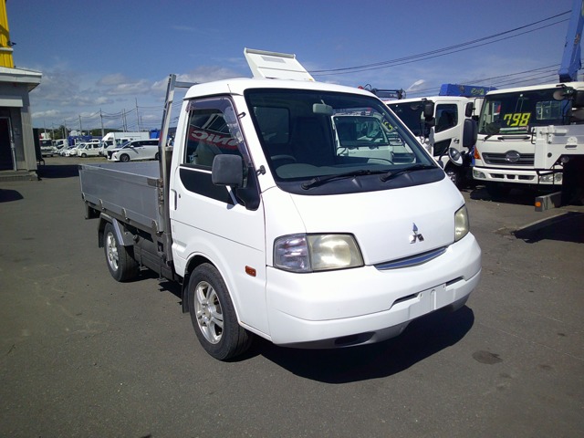 2006 Mitsubishi Delica Truck