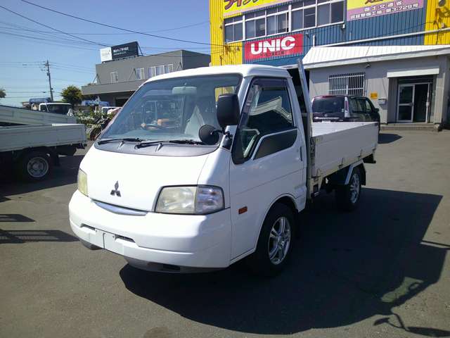 2006 Mitsubishi Delica Truck – thumbnail 3