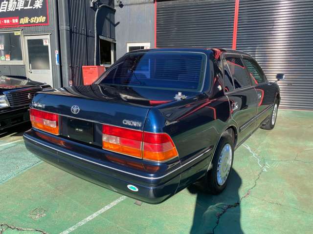 1998 Toyota Crown Sedan – thumbnail 2