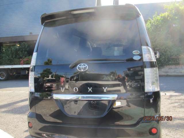 2007 Toyota Voxy – thumbnail 3