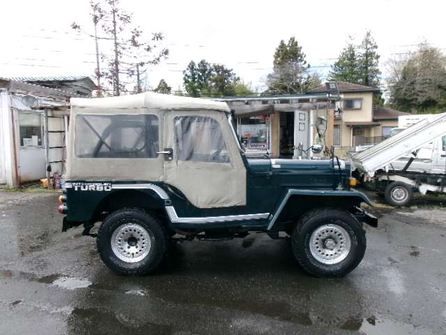 1996 Mitsubishi Jeep – thumbnail 4