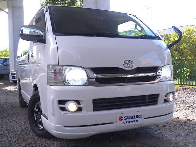 2009 Toyota Regius Ace – thumbnail 3