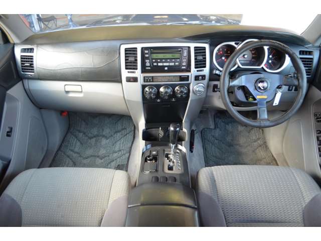 2005 Toyota Hilux Surf – thumbnail 3