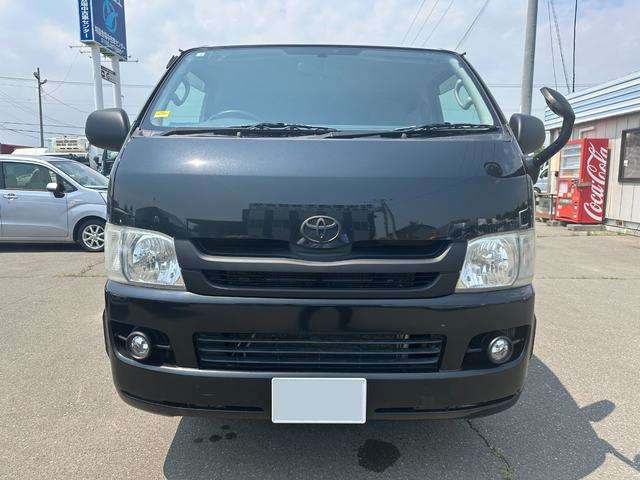 2009 Toyota Regius Ace – thumbnail 3