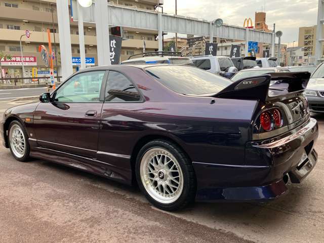 1996 Nissan Skyline Coupe – thumbnail 3