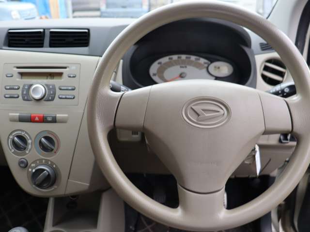 2010 Daihatsu Mira – thumbnail 2