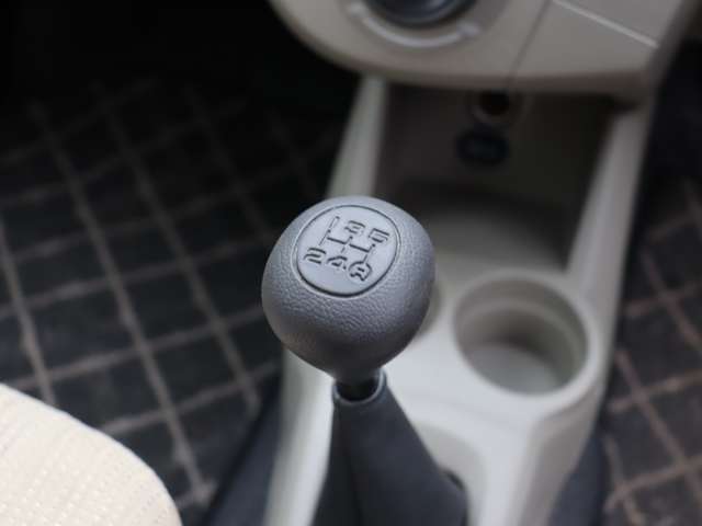 2010 Daihatsu Mira – thumbnail 3