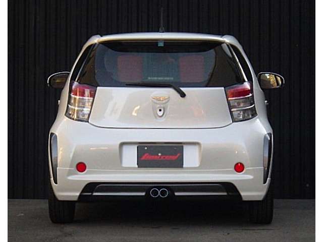 2009 Toyota iQ – thumbnail 4
